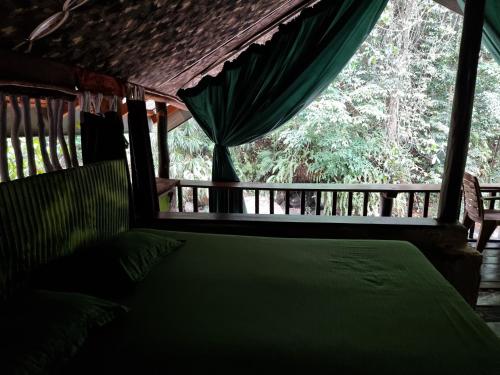 Cave N Falls Nature Resort & Water Park  in 키툴가라