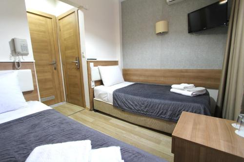 Metrohill Hotel - image 13