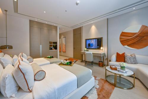 Panoramic Bay View Suite - Twin Bed image 3