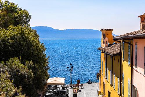 Gemhouse Turchese garda lake in Gargnano