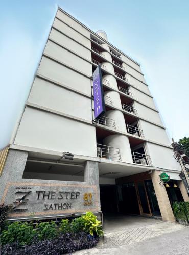Collection O The Step Sathorn, Bangkok
