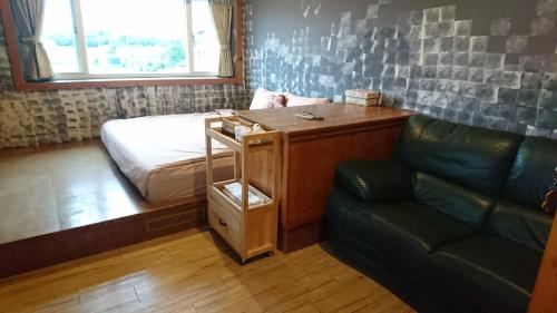 1 queen bed