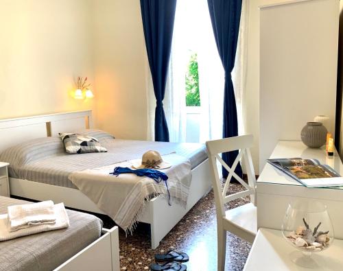 Basic Triple Room image 2