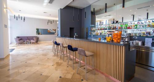 Arena Hotel Holiday - image 8