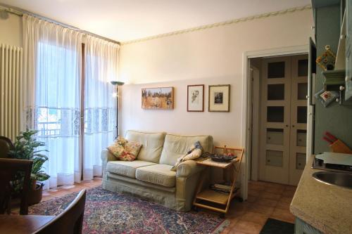 One-Bedroom Apartment image 4