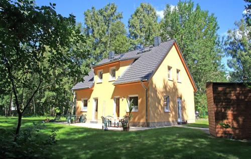 Gorgeous Apartment In Karlshagen ostseebad With Sauna