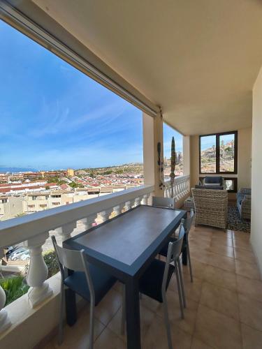 Los Cristianos apartment with sea views C109