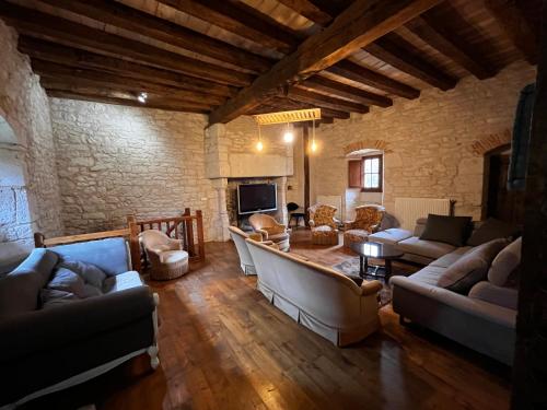 Közös társalgó / TV, Grand gîte 23 couchages (Grand gite 23 couchages) in Castillonnes