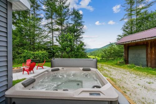 Blueberry Hill Escape Pet Friendly HotTub Fire pit in Bridgewater, Vereinigte Staaten von Amerika