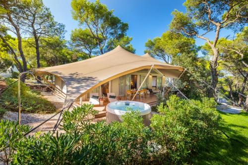 Arena One 99 Glamping photo 1