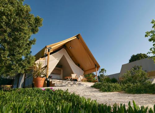 Arena One 99 Glamping - image 13