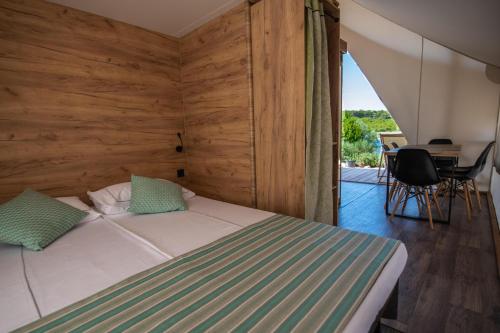 Arena One 99 Glamping - image 8