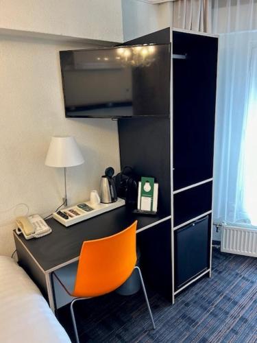 Multatuli Hotel - image 12