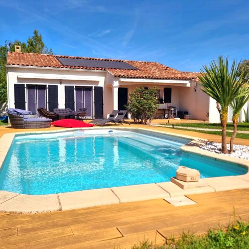 Villa Miami Piscine Soleil Marseille Aeroport TGV gîte à louer Gignac-la-Nerthe