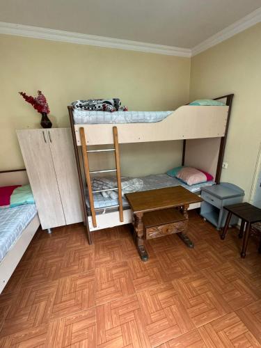 TJ+ Hostel – Batumi, IL