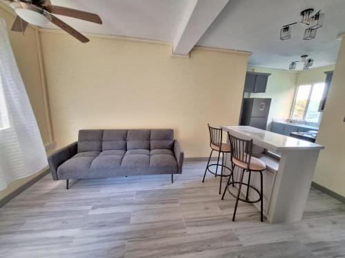 廚房, Ackee Green Rental - 2 bedroom 1 bathroom in 羅德尼灣