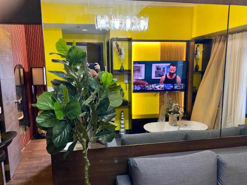 Laugh and Lounge 2 Bedroom Luxury Condo Air residence Makati, Manila