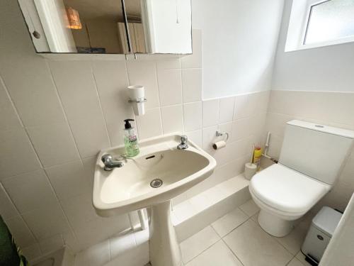 St Michaels Road - image 8