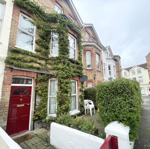 St Michaels Road - main image