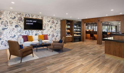 Vestíbulo, The Hadsten Solvang, Tapestry Collection by Hilton in Solvang (CA)