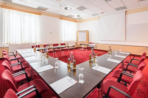 Airways Hotels Frankfurt Airport West - image 8