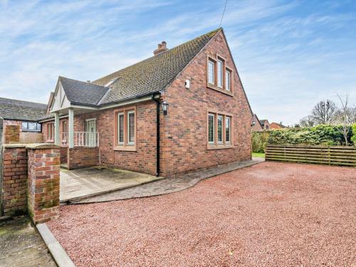 4 Bed in Crosby-on-Eden 94398