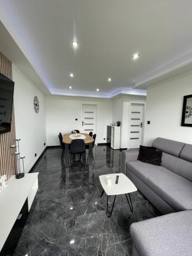 Apartament Łąkowa z tarasem (Apartament Lakowa z tarasem) in Brodnica Gorna