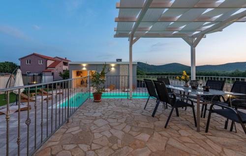 Viesnīcas āriene, Awesome Home In Gorica in Gorica