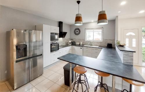 Nice Home In Linxe With Kitchen