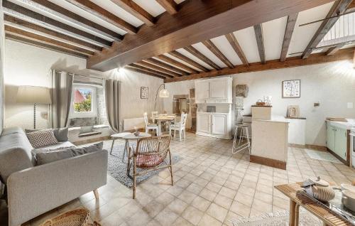 Lovely Apartment In Tremblay With Wifi - Location saisonnière - Les Portes-du-Coglais