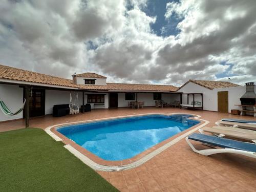 Villa with pool in the centre of Fuerteventura