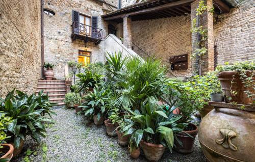 Awesome Home In San Gimignano With Wifi