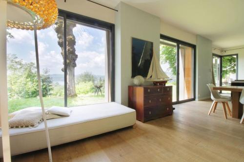 Family villa with swimming pool in Aiguebelette-Le-Lac