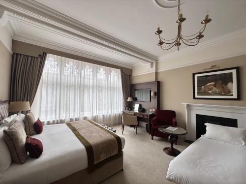 room detail thumbnail 1