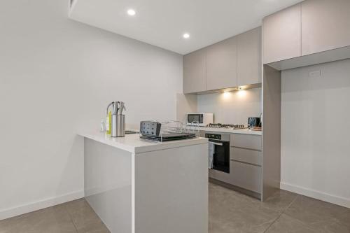 Executive Family Suite in Heart of Macquarie Park - image 11
