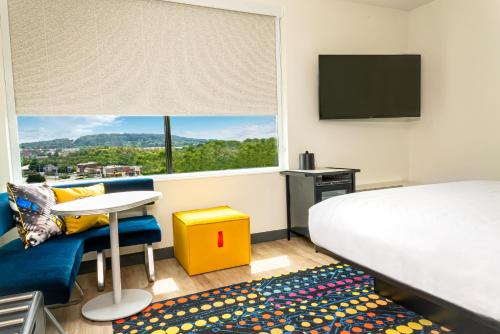 Aloft Knoxville West - image 11