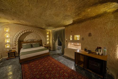 Ares Cave Suites - image 11