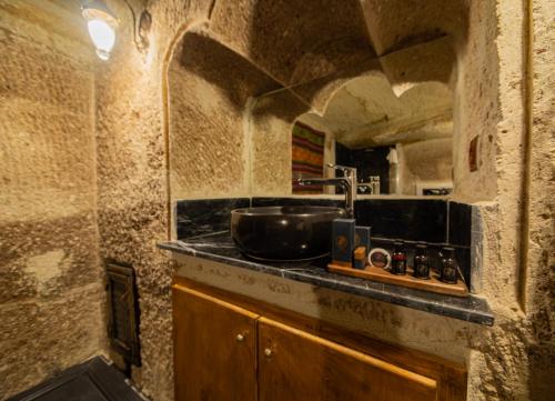 Ares Cave Suites - image 3
