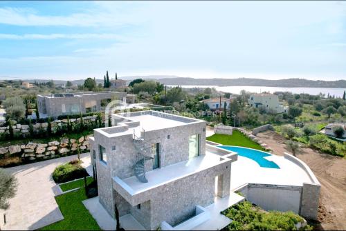 Villa Tranquility - Walk to the Beach with Infinity Pool - Pension de famille - Porto Heli