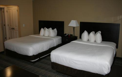 Queen Suite with Two Queen Beds - Non-Smoking