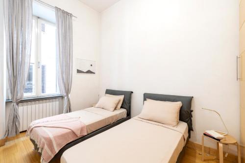 Beige luxury apartment Rome, Rome (photo 3)
