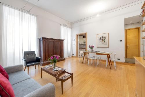 Beige luxury apartment Rome, Rome (photo 8)