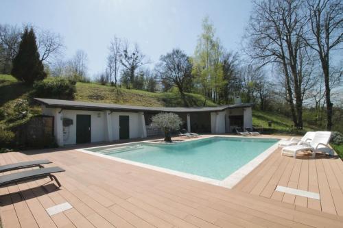 Rare villa in the heart of Little Savoyard Venice