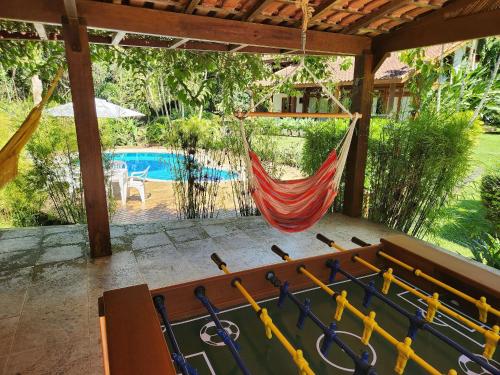 Casakor Cuiabá Itaipava, Linda, 4 quartos, piscina, muito verde e quadra de tênis em condomínio fechado