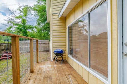 Private Pool & Yard Mins to Dining & University in Winthrop Square