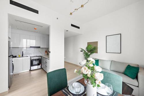StoneTree - Brand New - Modern Apartment - main image