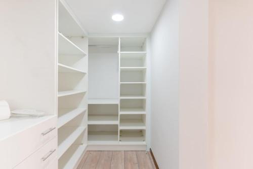 LUXFolio Retreats - 2 Bedroom Duplex - image 12