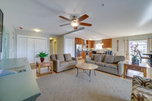 Idyllic New Buffalo Condo Walk to Beach and Shops! in New Buffalo, USA