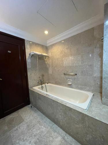 KL Ramlee Service Suite Times Square - image 2