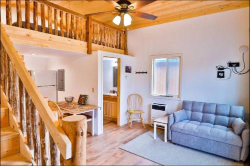 King Salmon Suite, Cabin 4 at Lower Kenai Lodge